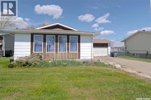 333 Dominion Bay, Central Butte, SK - Outdoor