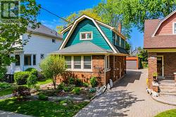 15 1/2 WOLESLEY AVENUE St. Catharines (Downtown), ON L2R 4T4