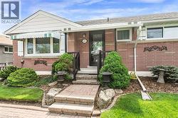 435 EAST 36TH Street  Hamilton, ON L8V 4A4