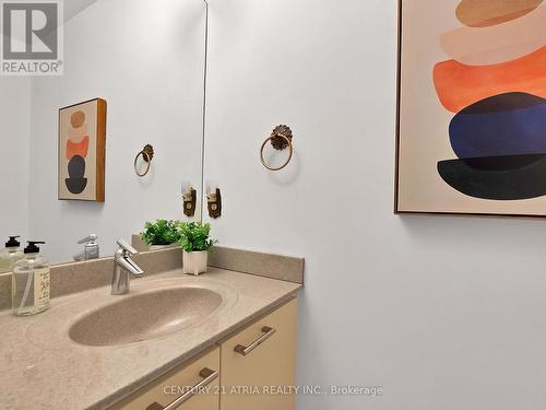 21 Longbow Square, Toronto, ON - Indoor Photo Showing Bathroom