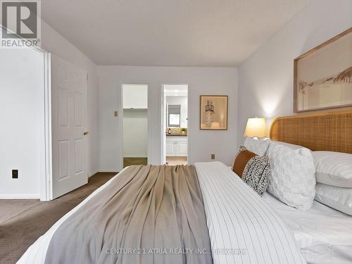 21 Longbow Square, Toronto, ON - Indoor Photo Showing Bedroom