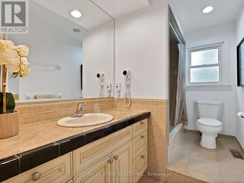 21 Longbow Square, Toronto, ON - Indoor Photo Showing Bathroom