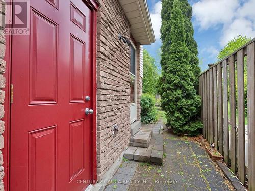 21 Longbow Square, Toronto, ON - Outdoor