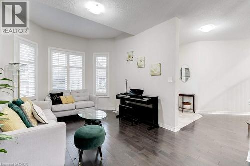 85 Showcase Drive Unit# Main, Hamilton, ON - Indoor Photo Showing Living Room