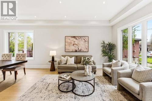 1411 Old Forest Road, Pickering, ON - Indoor Photo Showing Living Room