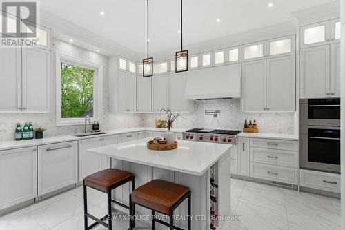 1411 Old Forest Road, Pickering, ON - Indoor Photo Showing Kitchen With Upgraded Kitchen