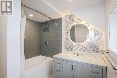 404 John St, Sault Ste. Marie, ON - Indoor Photo Showing Bathroom