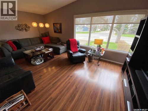 2 544 Circlebrooke Drive, Yorkton, SK - Indoor Photo Showing Living Room