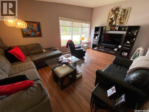 2 544 Circlebrooke Drive, Yorkton, SK - Indoor Photo Showing Living Room