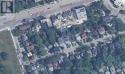16 LYNDALE DRIVE Toronto, ON M2N 2Y1