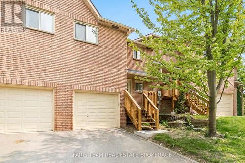 6 PHEASANT TRAIL  Barrie, ON L4N 6W4