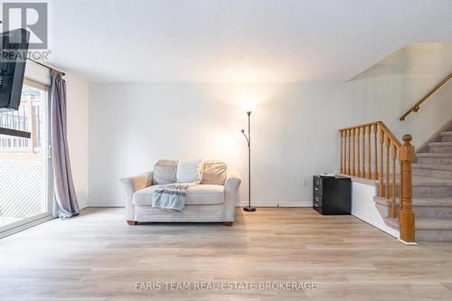 6 Pheasant Trail, Barrie, ON - Indoor Photo Showing Other Room