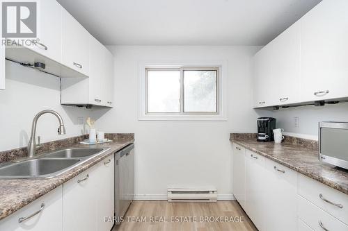 6 Pheasant Trail, Barrie, ON - Indoor Photo Showing Kitchen With Double Sink