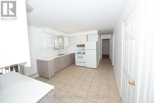 536 Glen Forrest Boulevard, Waterloo, ON - Indoor Photo Showing Kitchen