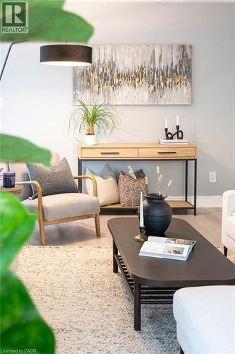 1613 Haldibrook Road, Haldimand County, ON - Indoor Photo Showing Living Room