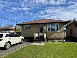 131 WALSH Street W Thunder Bay, ON P7E 4W5
