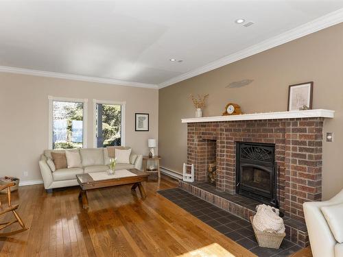 26 Margaret St S, Neebing, ON 