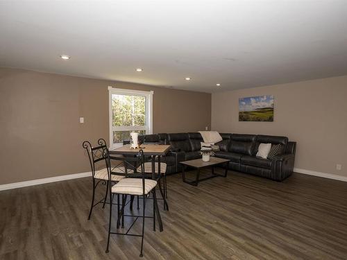 26 Margaret St S, Neebing, ON 