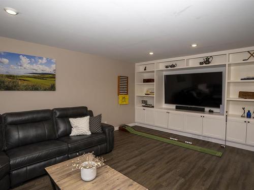 26 Margaret St S, Neebing, ON 