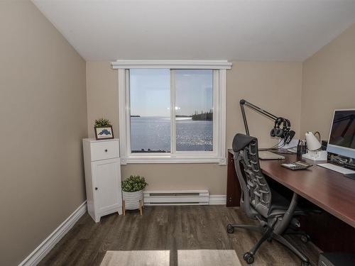 26 Margaret St S, Neebing, ON 
