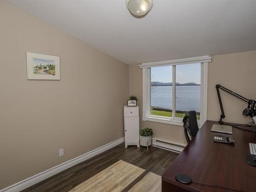 26 Margaret St S, Neebing, ON 