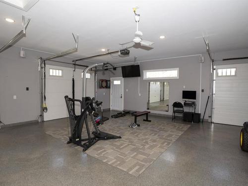 26 Margaret St S, Neebing, ON 