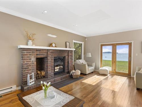26 Margaret St S, Neebing, ON 
