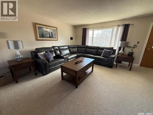 1009 First Street, Estevan, SK - Indoor Photo Showing Living Room