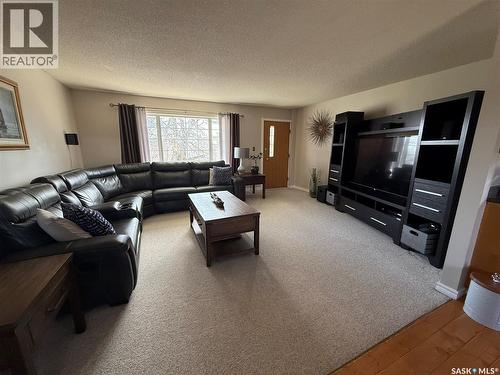 1009 First Street, Estevan, SK - Indoor Photo Showing Living Room