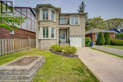 24 LYNN ROAD Toronto, ON M1N 2A4