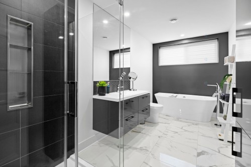 Bathroom - 760 Rue Pellerin, Laval (Auteuil), QC - Indoor Photo Showing Bathroom