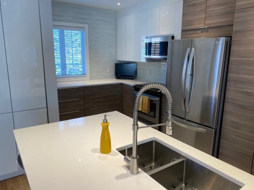Kitchen - 8 Av. Kenaston, Mont-Royal, QC - Indoor Photo Showing Kitchen With Double Sink With Upgraded Kitchen