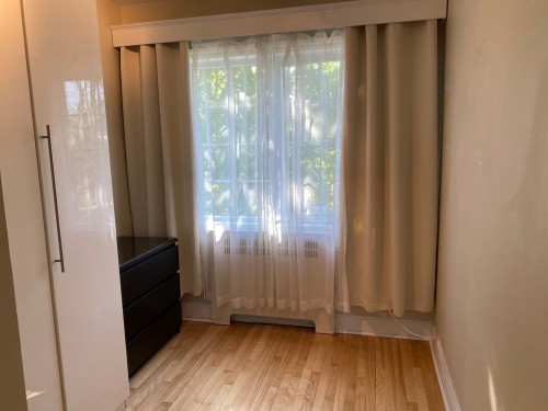Bedroom - 8 Av. Kenaston, Mont-Royal, QC - Indoor Photo Showing Other Room