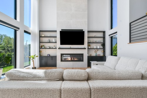 Salon - 726 Rue John-Murphy, Saint-Lin/Laurentides, QC - Indoor Photo Showing Living Room With Fireplace