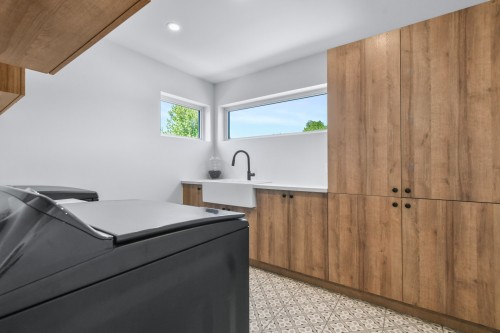 Salle de lavage - 726 Rue John-Murphy, Saint-Lin/Laurentides, QC - Indoor Photo Showing Laundry Room