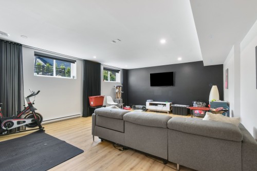 Salle familiale - 726 Rue John-Murphy, Saint-Lin/Laurentides, QC - Indoor