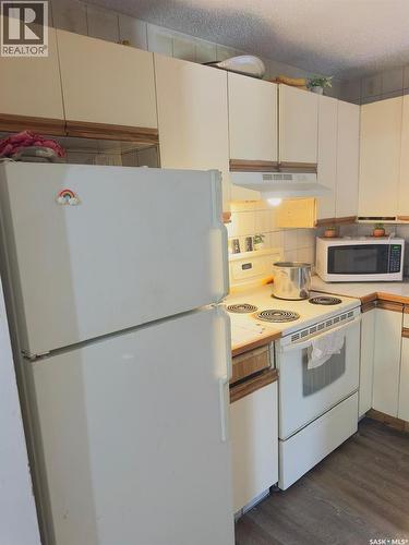 1607 Acadia Drive, Saskatoon, SK - Indoor Photo Showing Kitchen