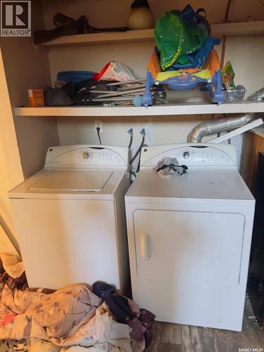 1607 Acadia Drive, Saskatoon, SK - Indoor Photo Showing Laundry Room