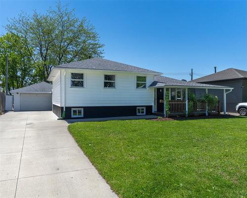 1081 Laurier Crescent, Sarnia, ON 
