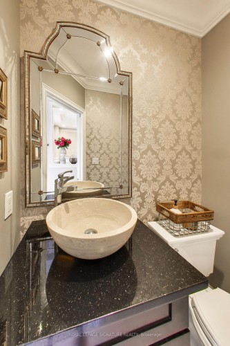 259 Barons Street, Vaughan, ON - Indoor Photo Showing Bathroom
