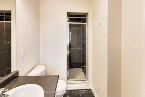 259 Barons Street, Vaughan, ON - Indoor Photo Showing Bathroom