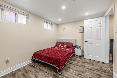 7258 Vernor Drive, Mississauga, ON - Indoor Photo Showing Bedroom