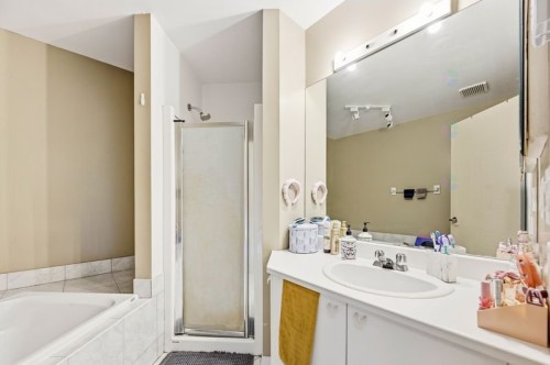 Salle de bains - 3239 Rue Miquelon, Brossard, QC - Indoor Photo Showing Bathroom