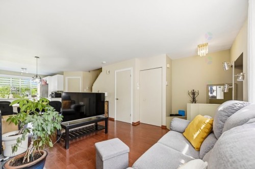 Salon - 3239 Rue Miquelon, Brossard, QC - Indoor Photo Showing Living Room