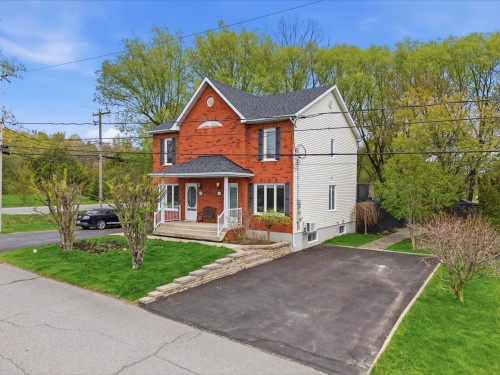 Front of Structure - 825 Carré Jean-Pierre-Beaudry, Acton Vale, QC - Outdoor
