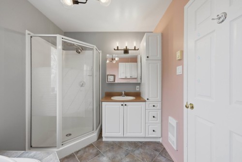 Bathroom - 825 Carré Jean-Pierre-Beaudry, Acton Vale, QC - Indoor Photo Showing Bathroom