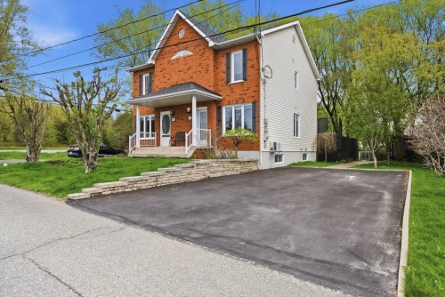 Front of Structure - 825 Carré Jean-Pierre-Beaudry, Acton Vale, QC - Outdoor