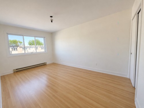 Master Bedroom - 8555 Rue Brown, Montréal (Lasalle), QC - Indoor Photo Showing Other Room