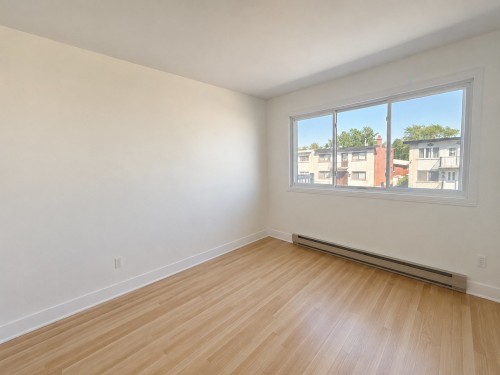 Master Bedroom - 8555 Rue Brown, Montréal (Lasalle), QC - Indoor Photo Showing Other Room