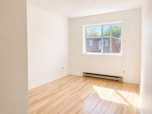 Bedroom - 8555 Rue Brown, Montréal (Lasalle), QC - Indoor Photo Showing Other Room